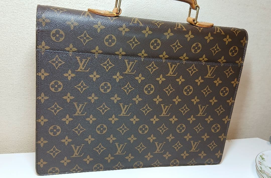 LOUIS VUITTON ルイヴィトン　モノグラム　ビジネスバック
