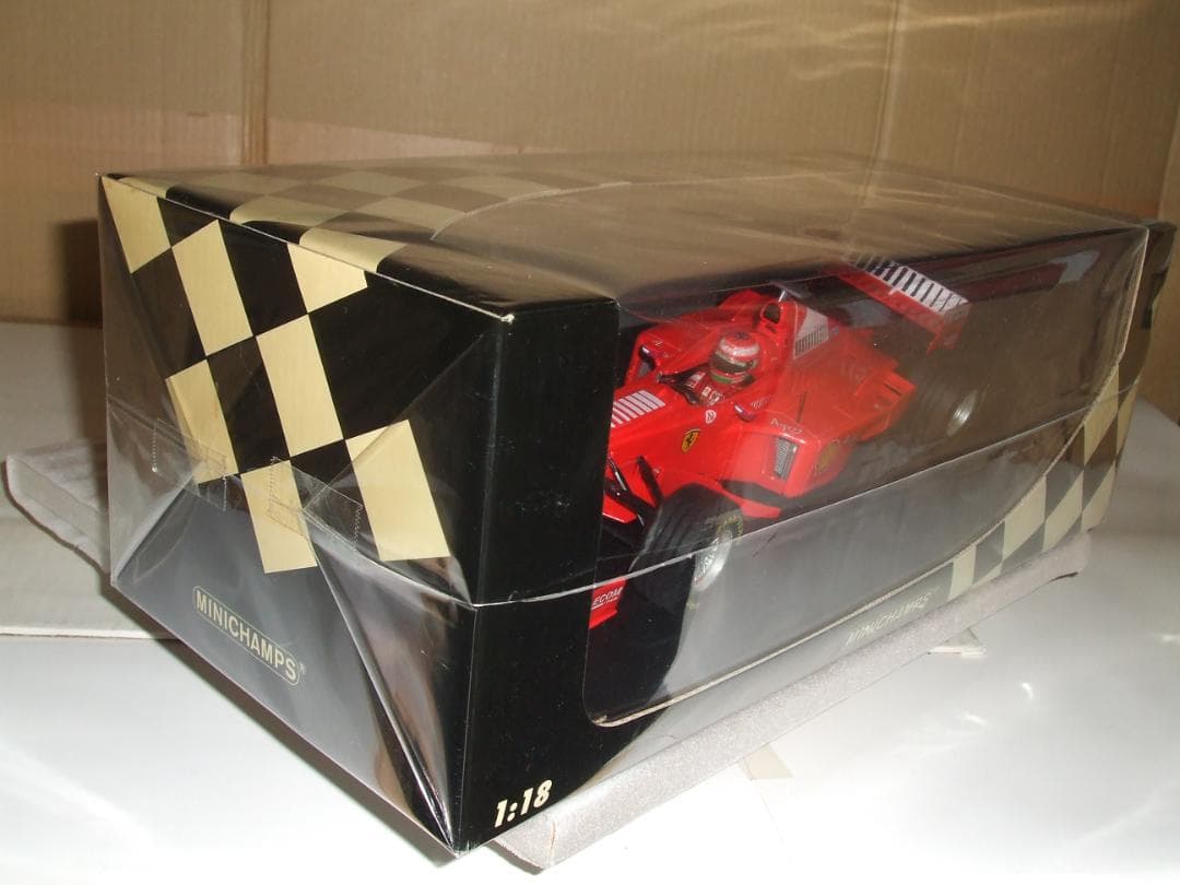 フェラーリ　F３００　E・アーバイン　＃４　ミニチャンプス　１／１８