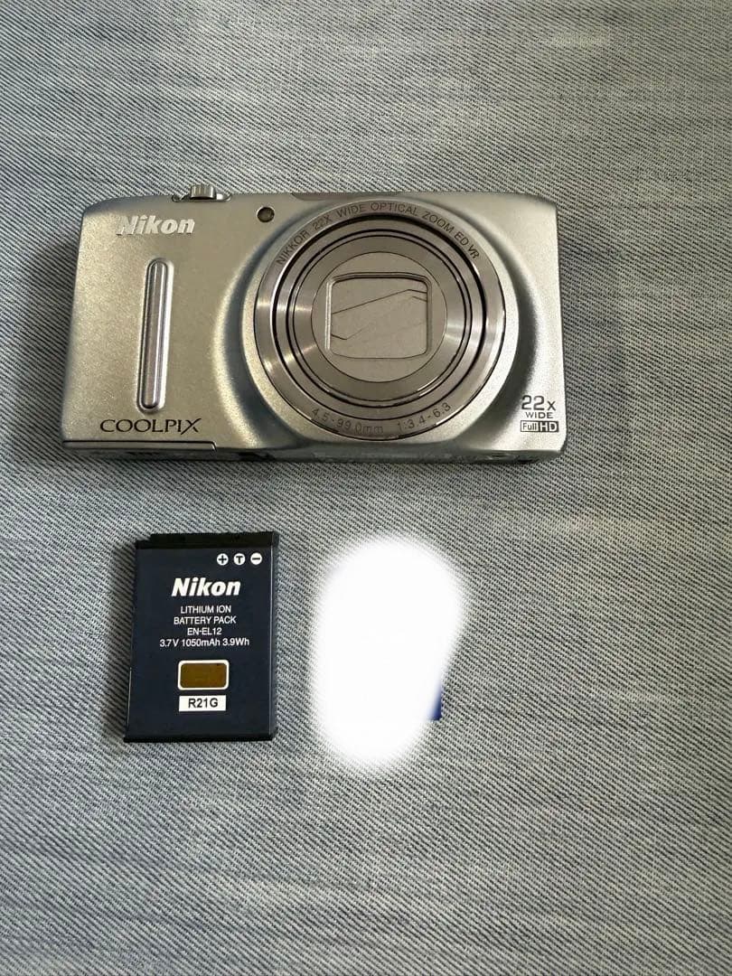 Nikon coolpix s9500 シルバー
