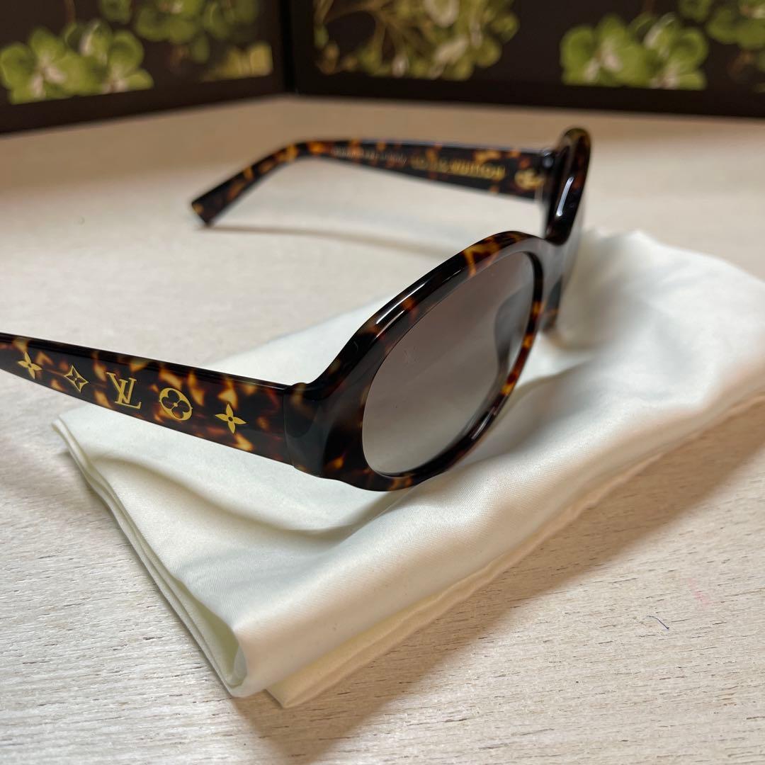 LOUIS VUITTON サングラス　べっ甲フレーム