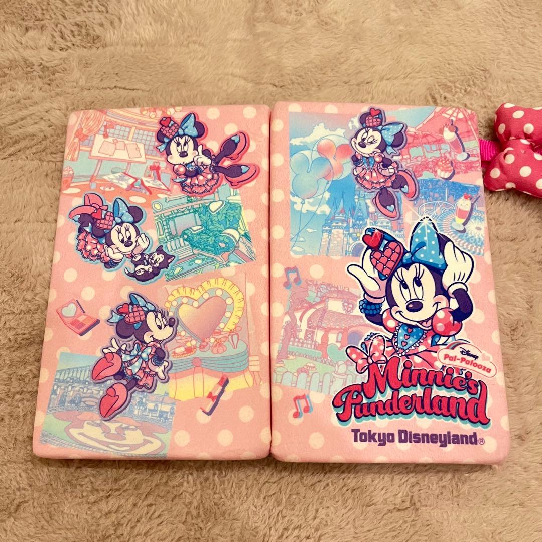 【完売品】ミニーのファンダーランドポータブルクッション ブランケット2点セット