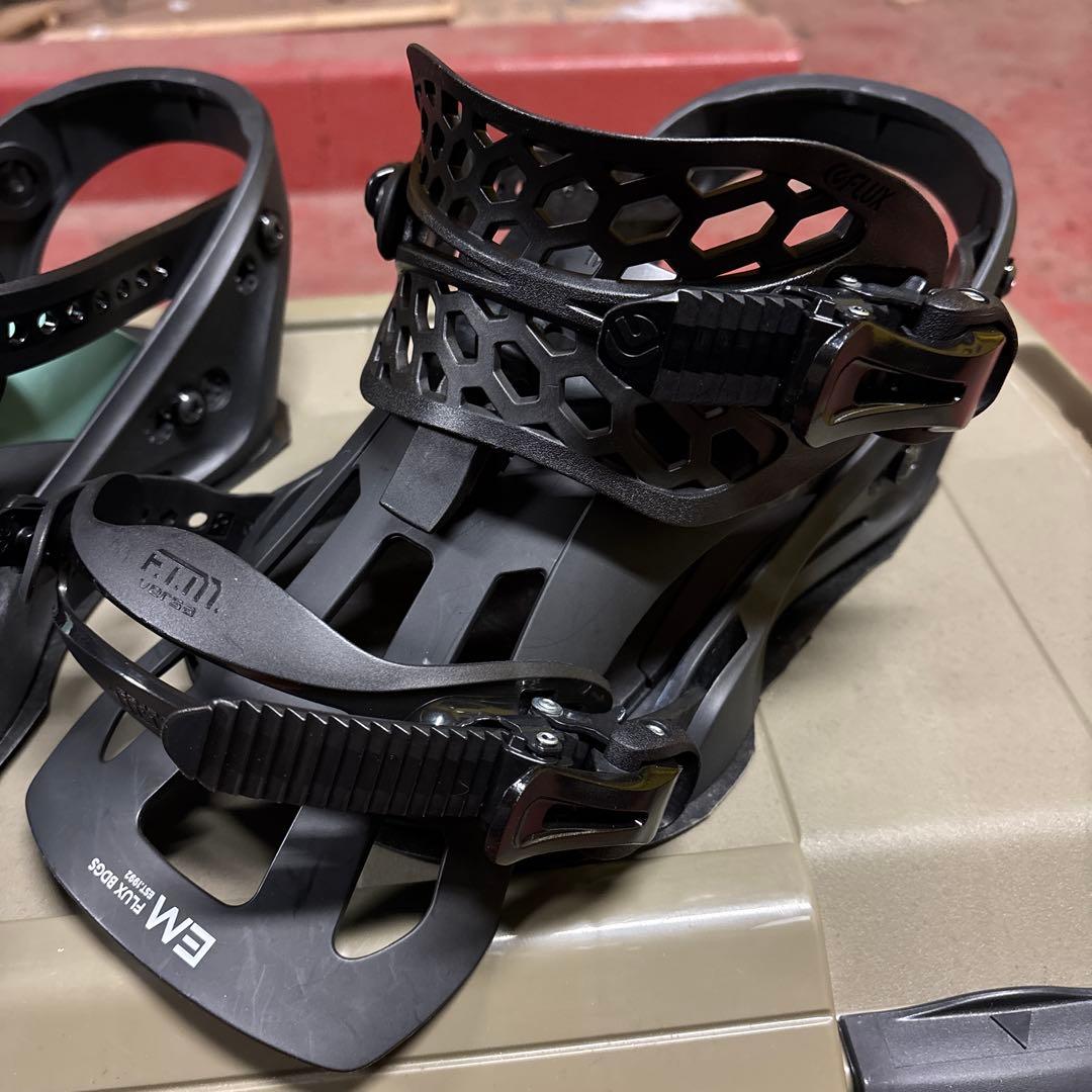 FLUX EM 2023 スノーボードビンディング ブラック/ミント