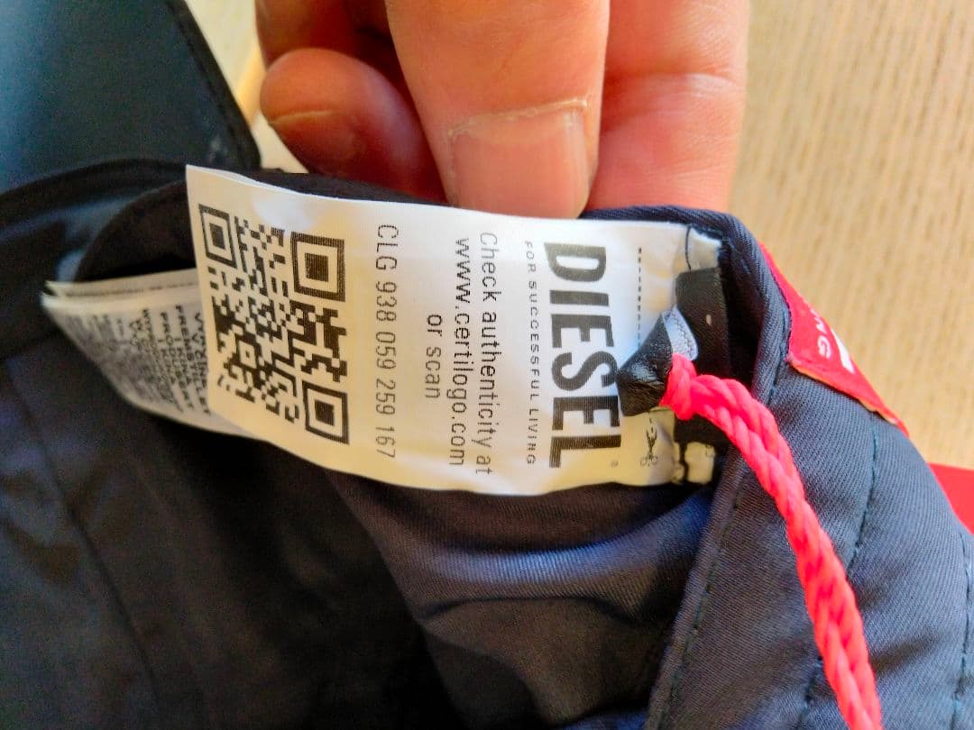 DIESEL（GINNLONG刺繍 SWEAT-SHIRT）＆キャップ2点新品