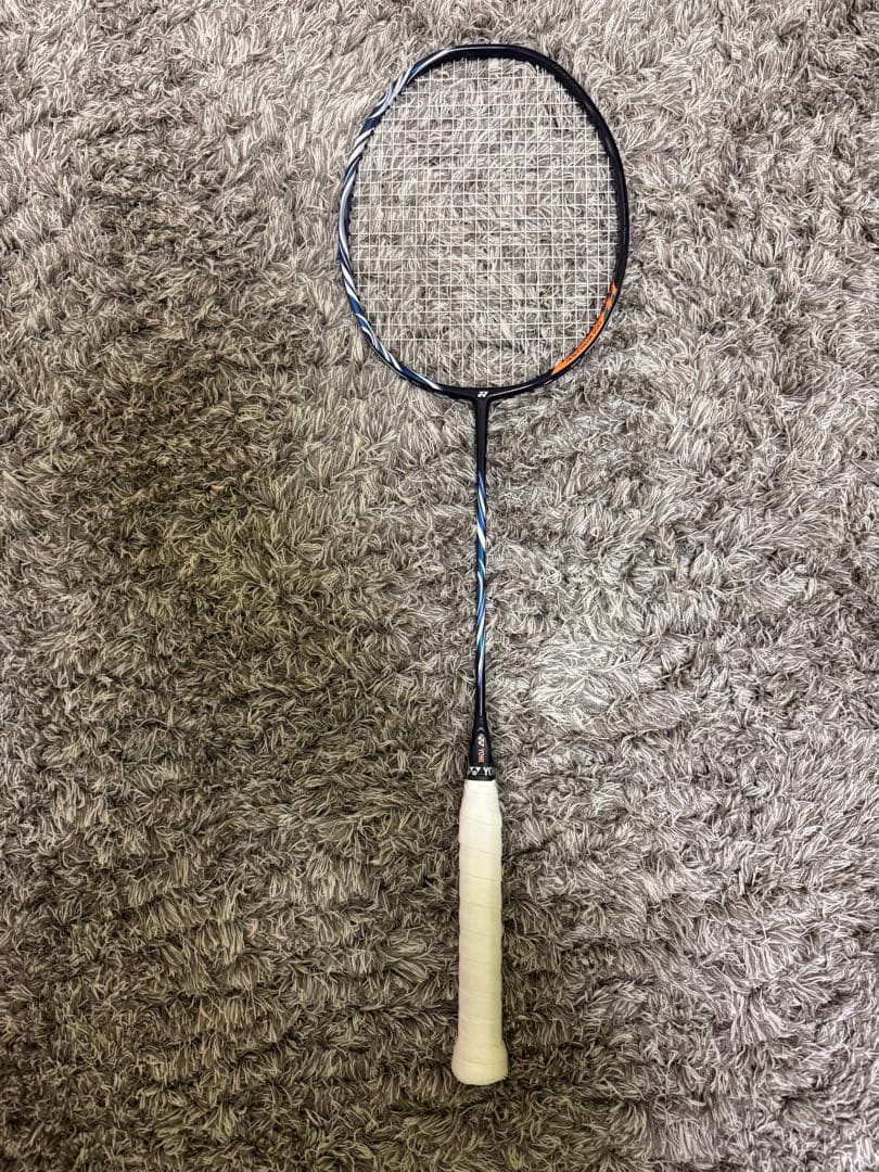 ラケット ASTROX100zz