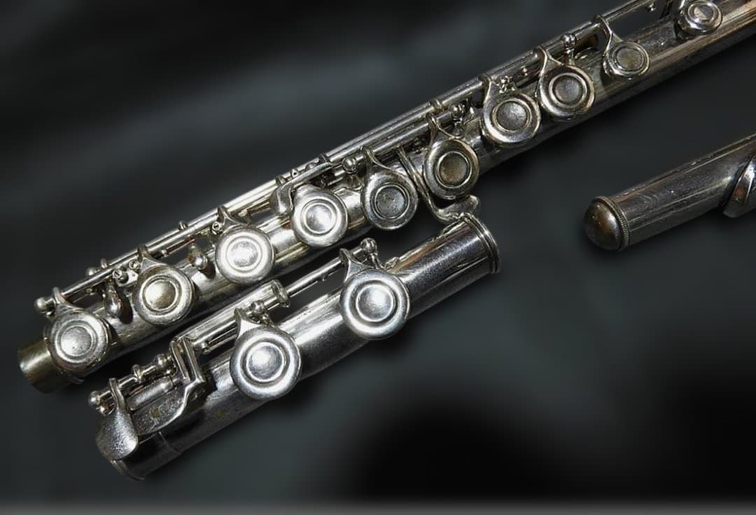 Artley フルート　レザーケース付き