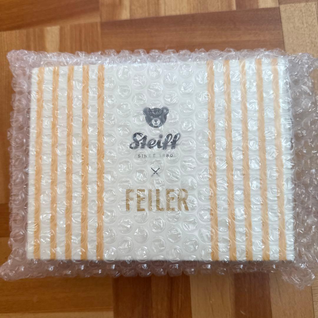 Steiff × Feller ハンカチとチャーム