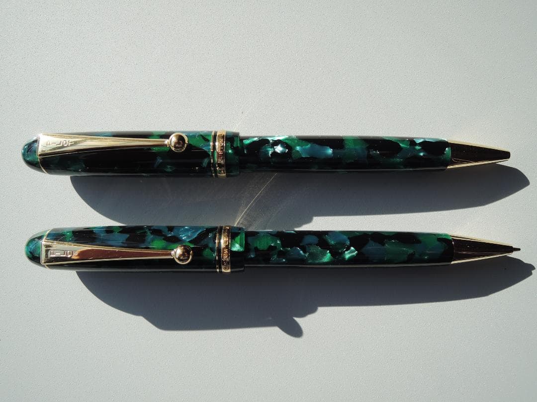 PILOT カスタム LE ボールペン&シャーペン 2本 (本体色は緑モザイク)