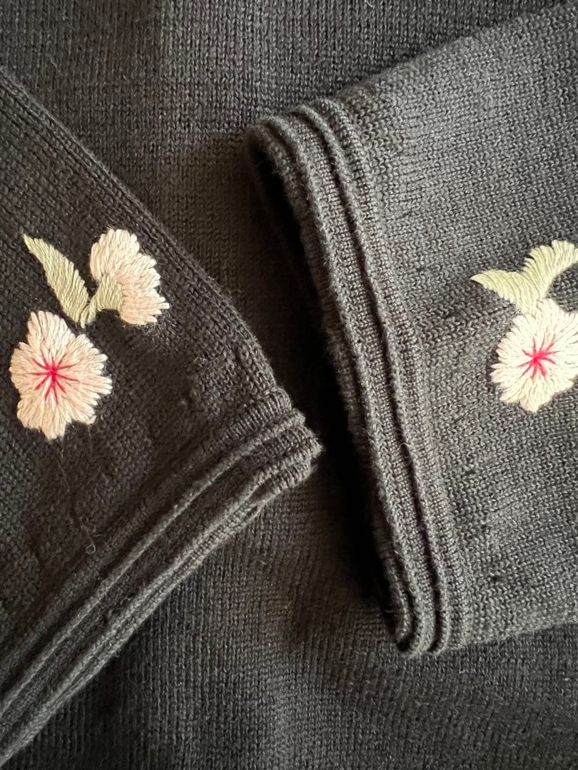 ケイタマルヤマ　桜刺繍　カーディガン　ブラック