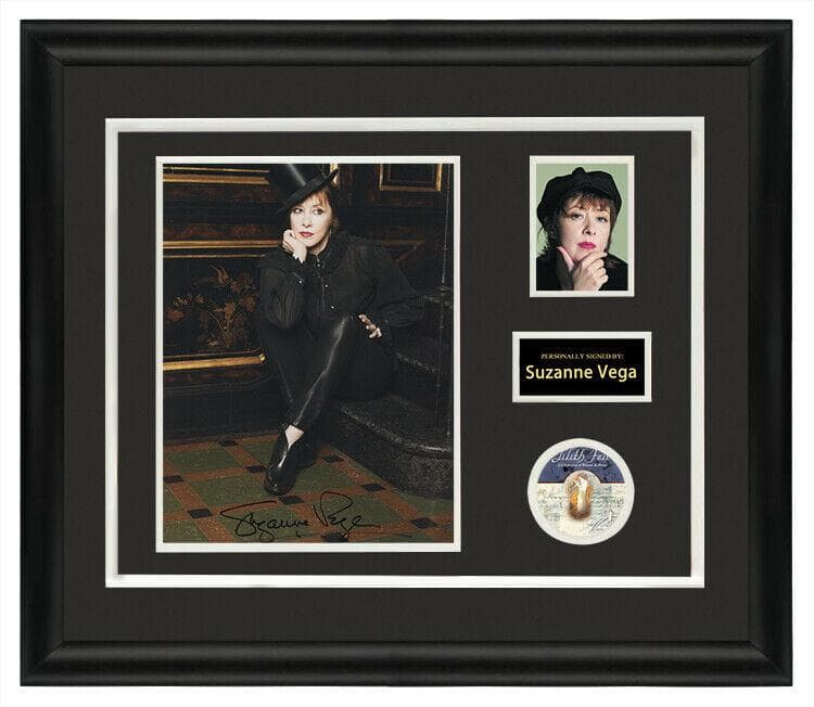 直筆サイン入り写真 スザンヌ・ヴェガ 歌手 Luka/フレーム別/SA鑑定済