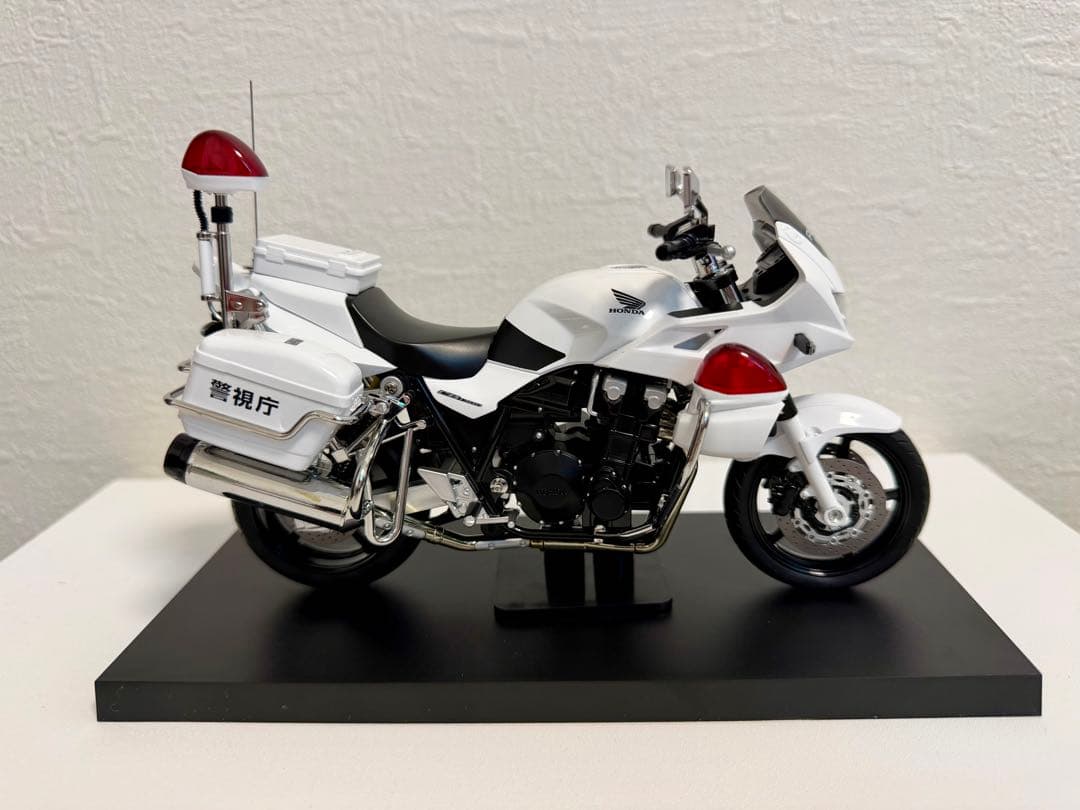【限定】3000台 HONDA CB1300P 白バイ新型 LED 警察グッズ