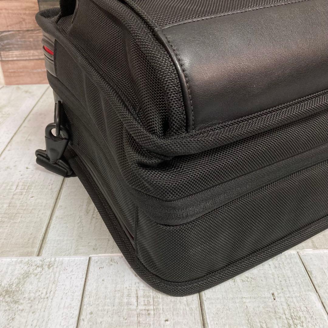 トゥミ　TUMI　ビジネスバッグ　2way　日本限定　黒　2層式　ブリーフケース