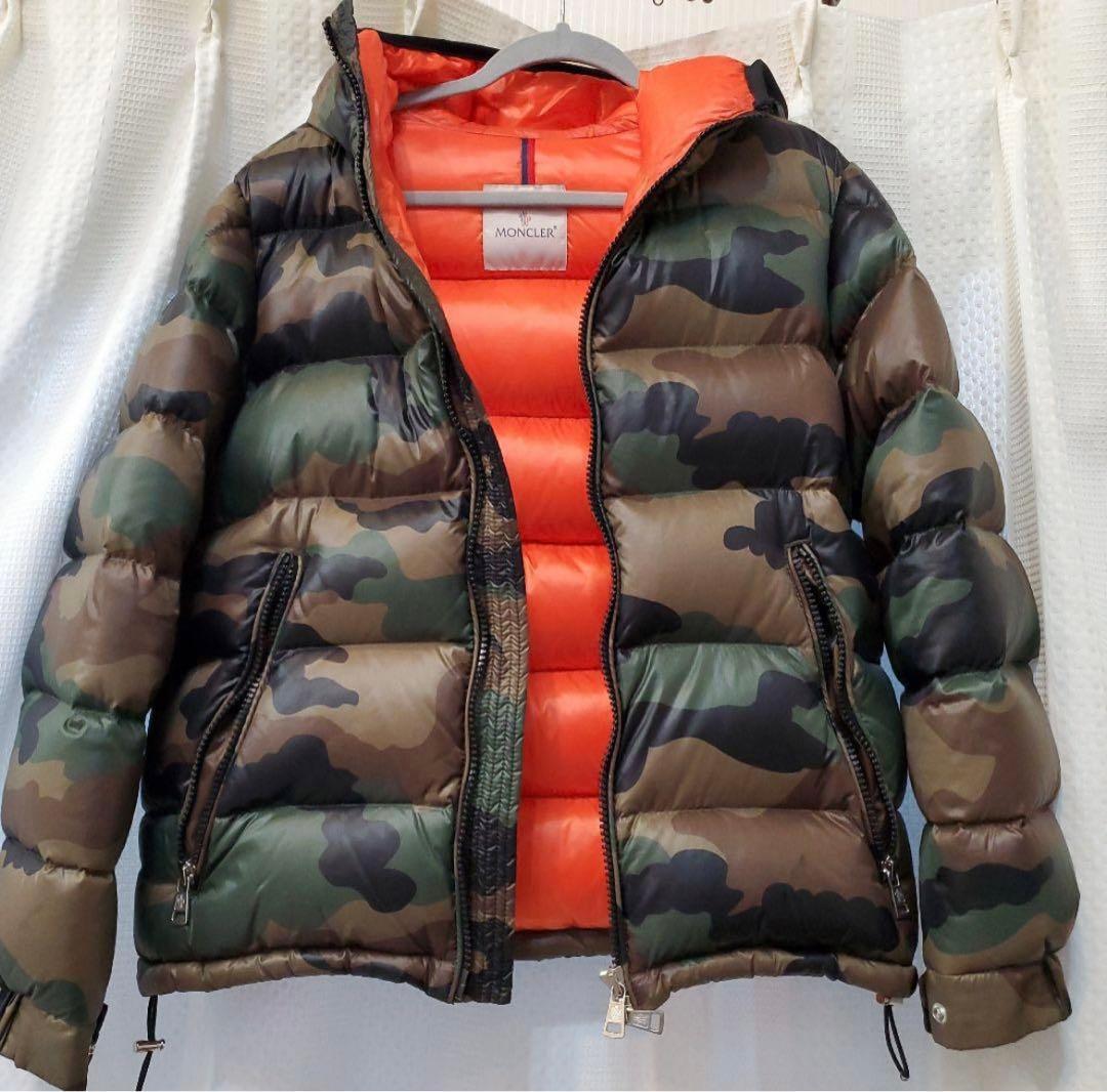 MONCLER カモフラージュ ダウンジャケット