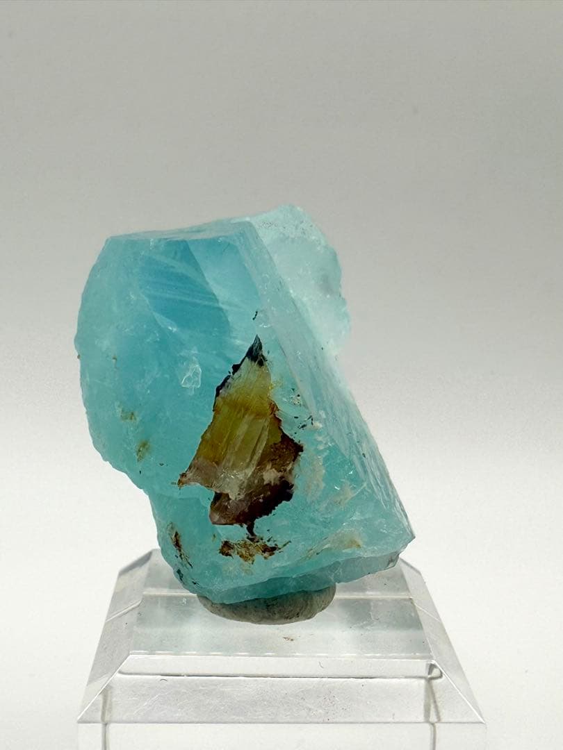 フローライト　黒い森　蛍石　原石　鉱物　標本　天然石　石