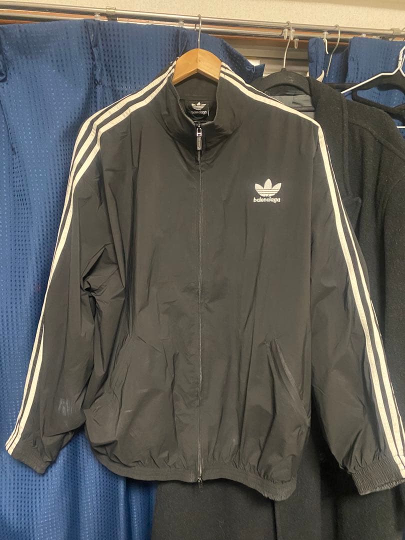 アディダス　バレンシアガ　ナイロンジャケット