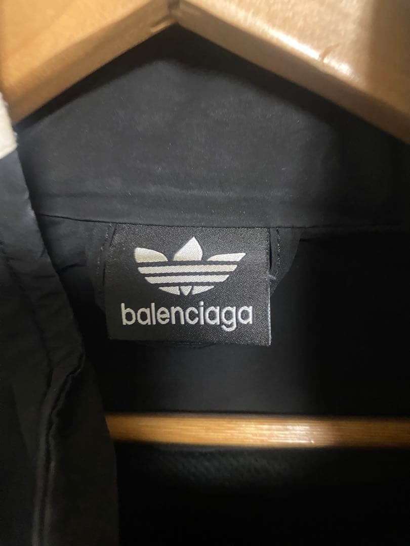 アディダス　バレンシアガ　ナイロンジャケット