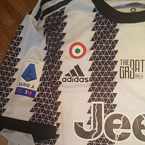 選手用ユベントスキエリーニ退団記念ユニ。