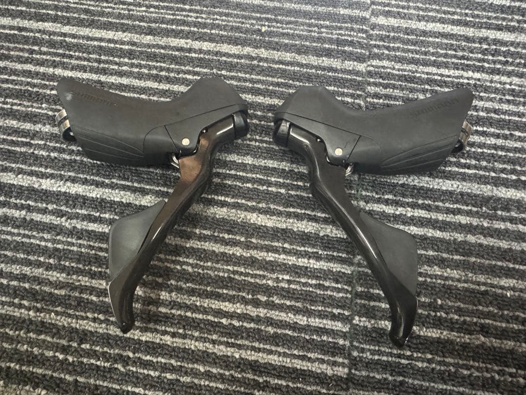 SHIMANO 105 STIレバー ST-R7000 (2×11s)