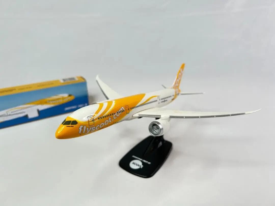 PPC Holland　FLY Scootスクート航空　B787-9　1/250