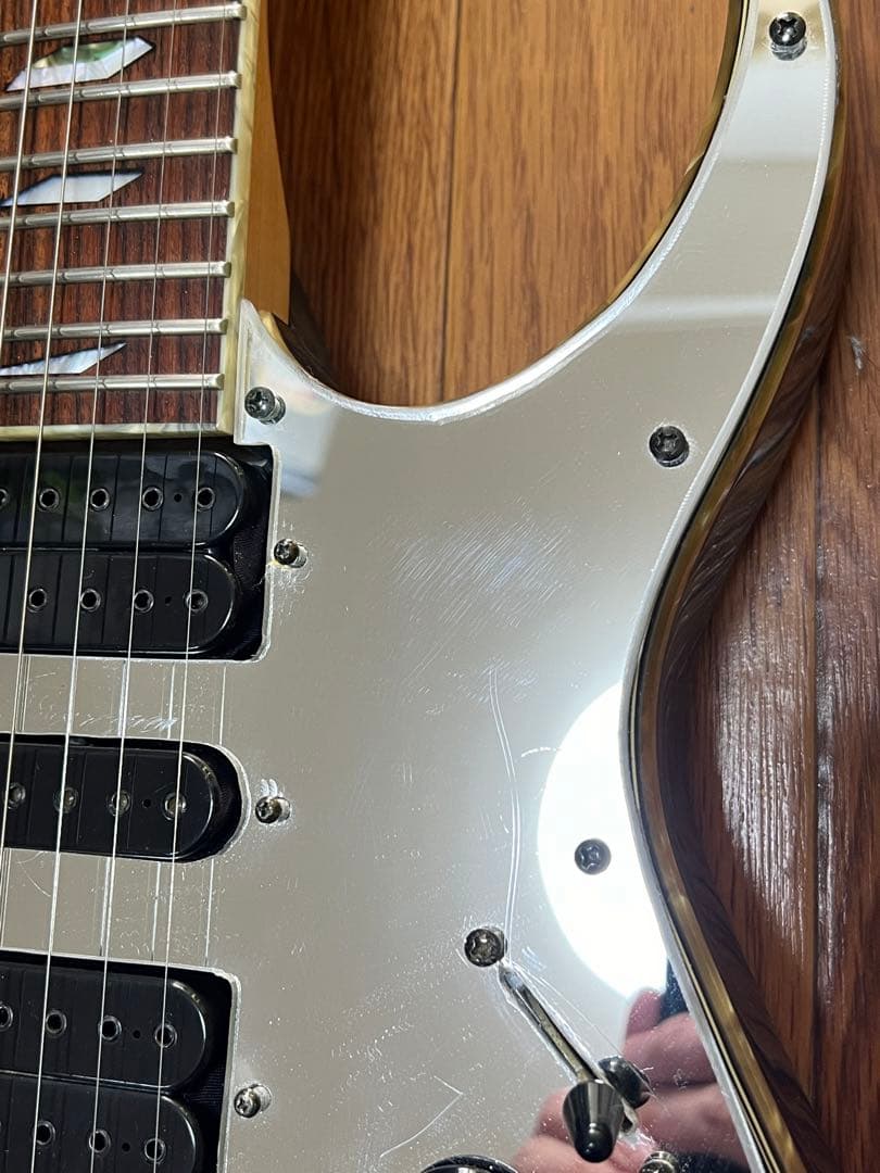 Ibanez UV777P 7弦 Steve Vaiモデル