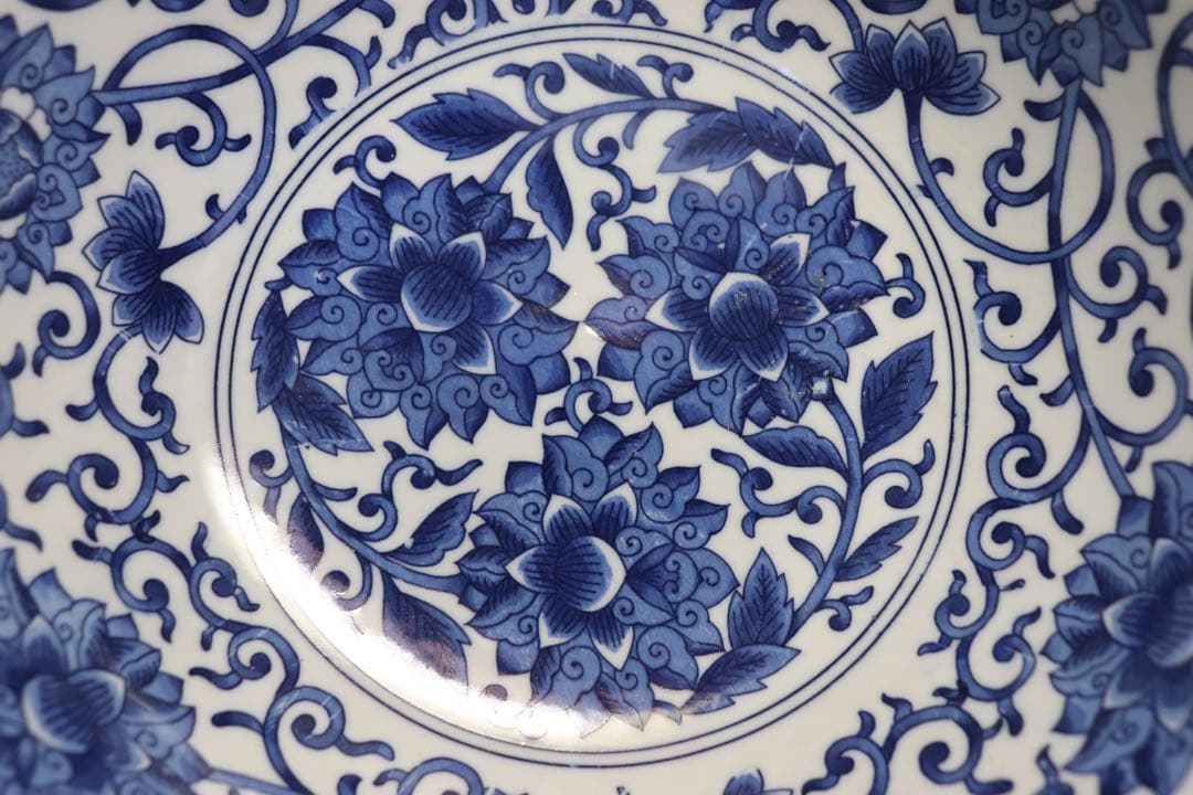 中国　染付蓮紋お碗　大明嘉靖年製銘　送料込み0525