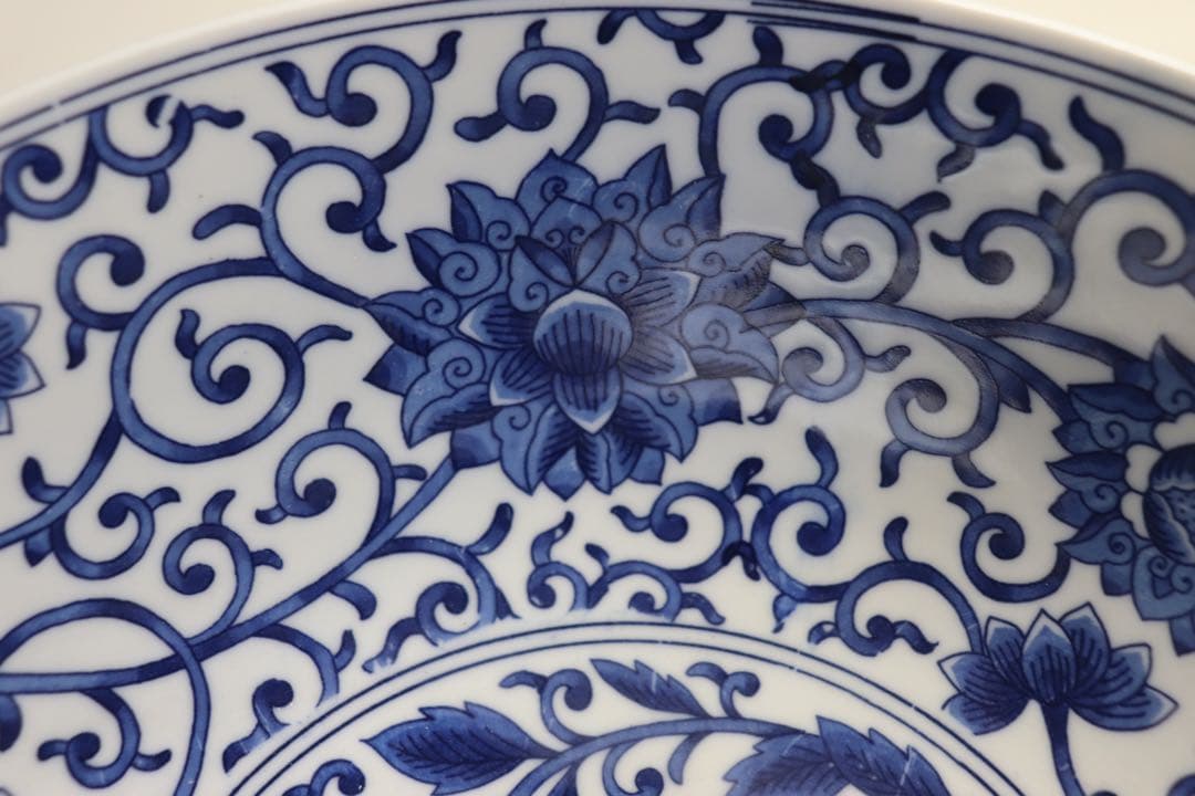 中国　染付蓮紋お碗　大明嘉靖年製銘　送料込み0525