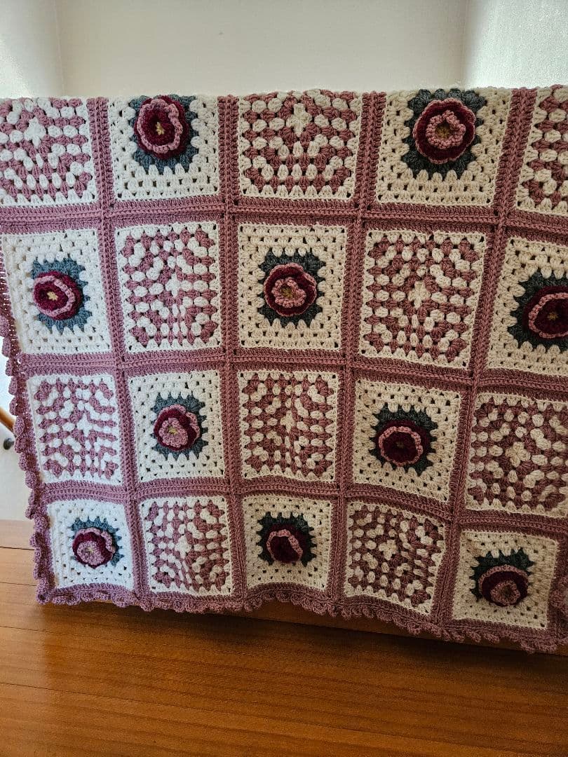 立体お花モチーフ　マルチカバー