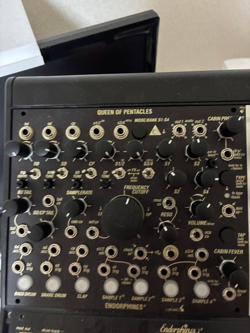 鍵盤楽器 endorphin.es Queens of Pentacle