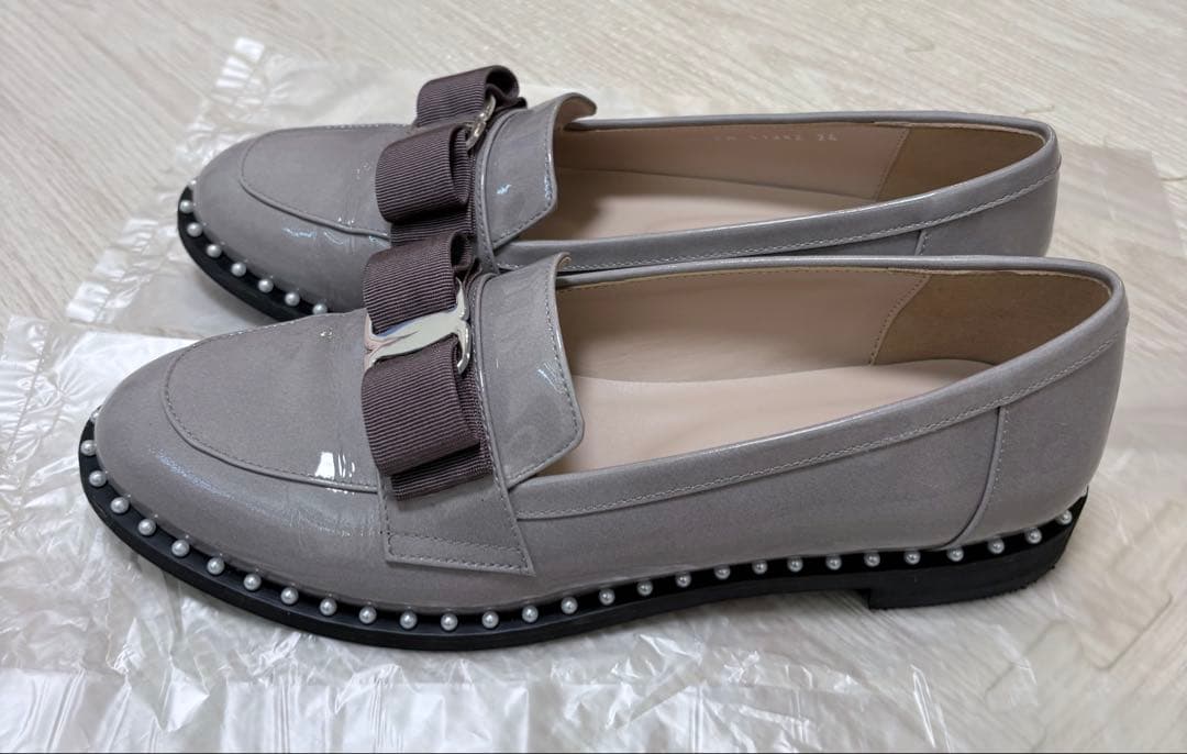 ❤️最終価格❤️✨美品✨DIANA ダイアナ リボン パール ローファー グレー系