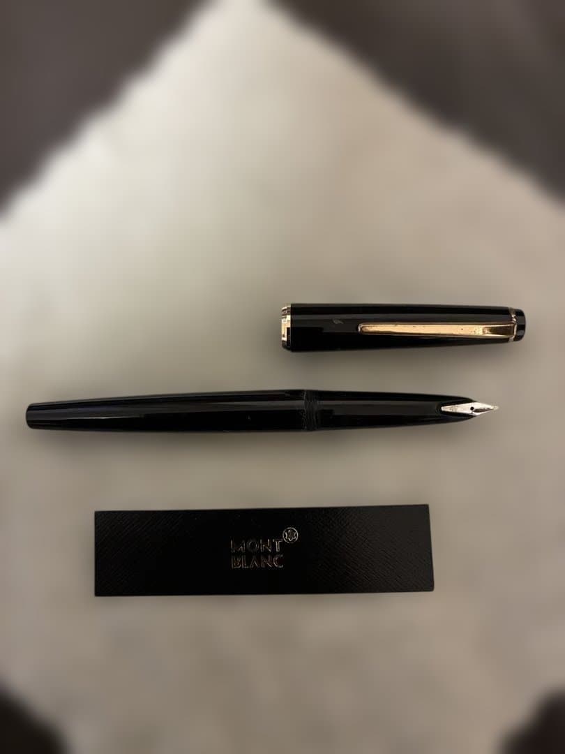 ◾️MONT BLANC ◾️モンブラン 万年筆 No.32◾️黒色／金色◾️
