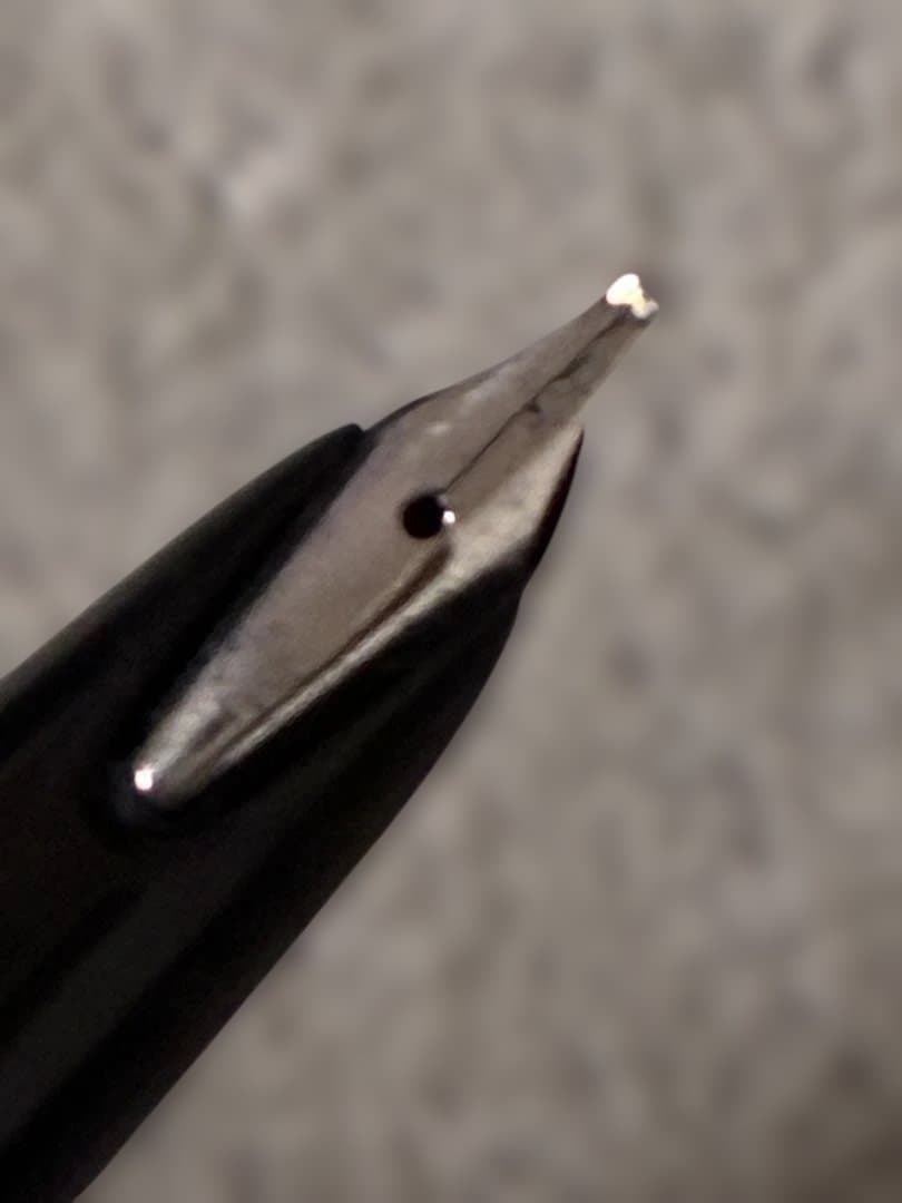 ◾️MONT BLANC ◾️モンブラン 万年筆 No.32◾️黒色／金色◾️