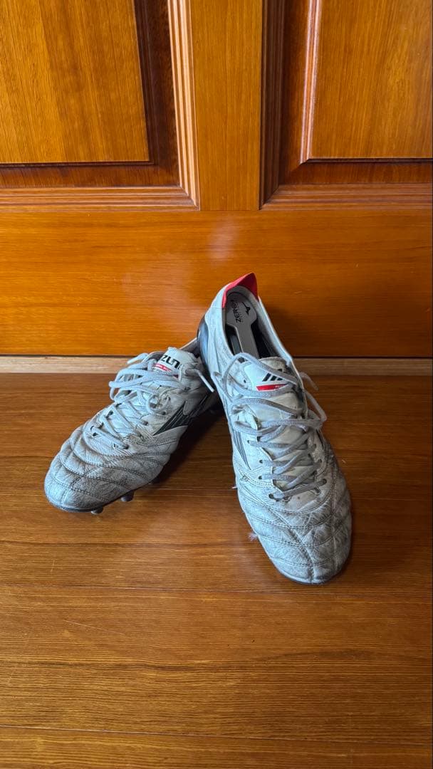 サッカーシューズ ホワイト/レッド FG