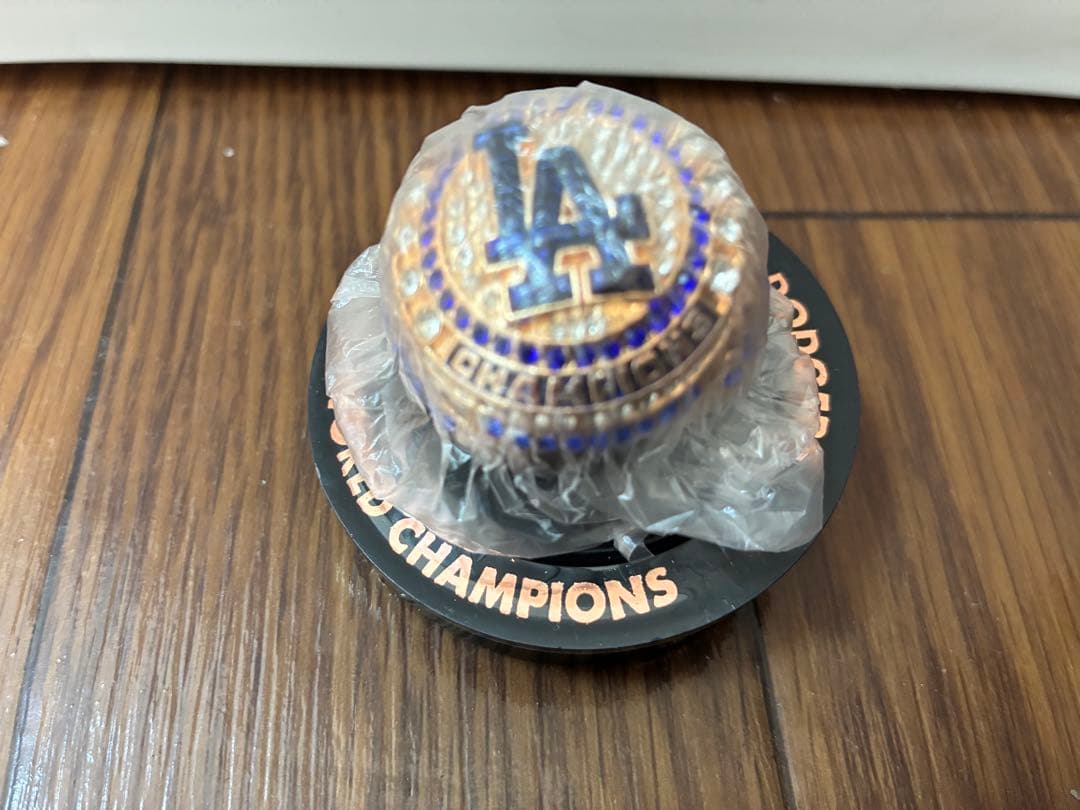 ドジャースワールドシリーズチャンピオンリングフリーマン 9/15球場配布