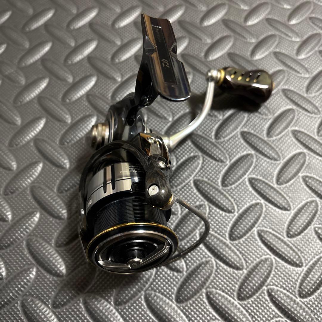 ダイワ　１９セルテート２５００Ｓ　リブレハンドルノブ付