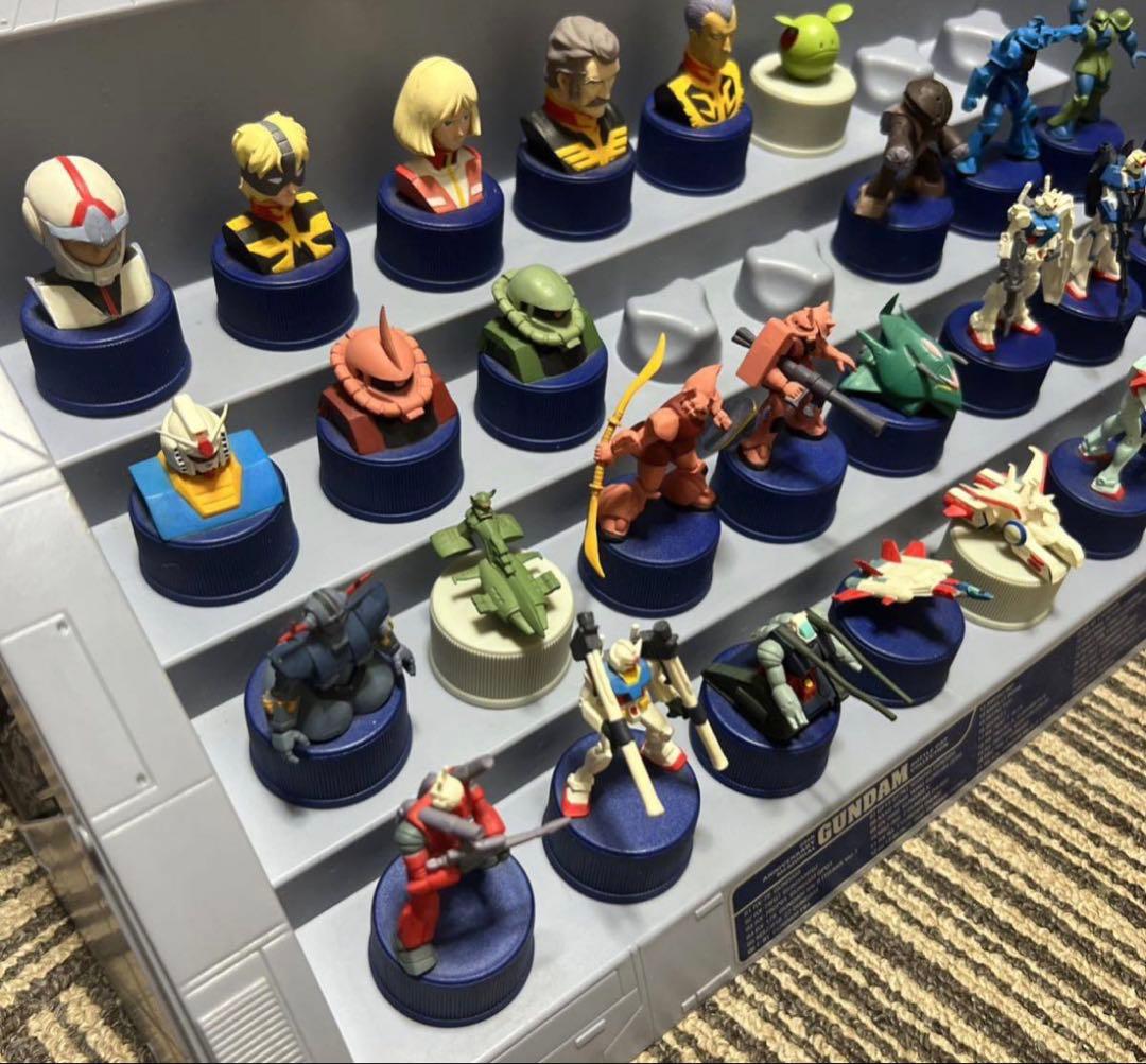 機動戦士ガンダム ボトルキャップ フィギュア　ペプシコーラ スペースコロニー非売