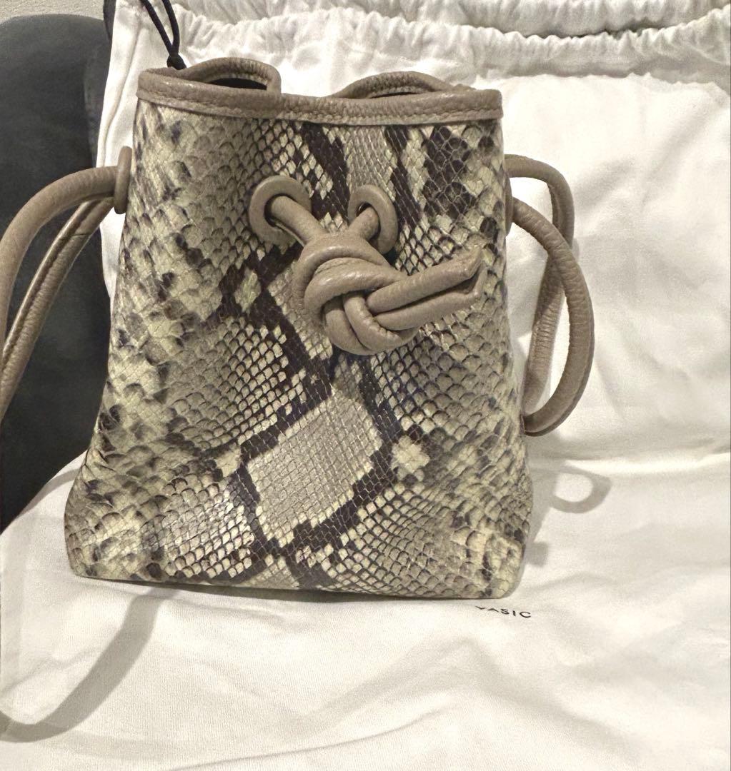【断捨離セール中】 VASIC パイソン柄ボンドミニ