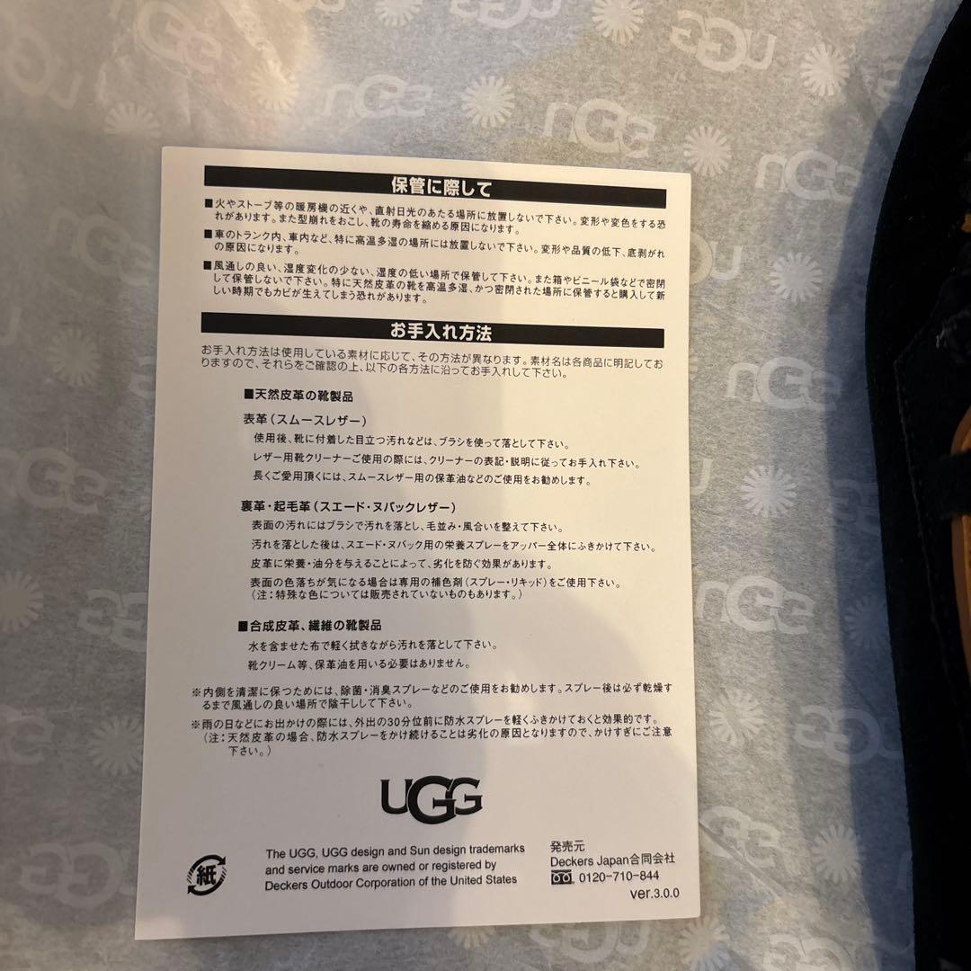 新品　未使用　UGG ブラック モカシン　DAKOTA 8 Jp:25センチ