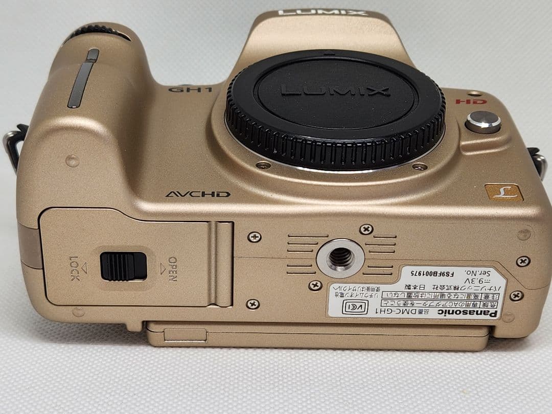 bassyLUMIX GH1 ゴールド AVCHD ミラーレスカメラ 美品