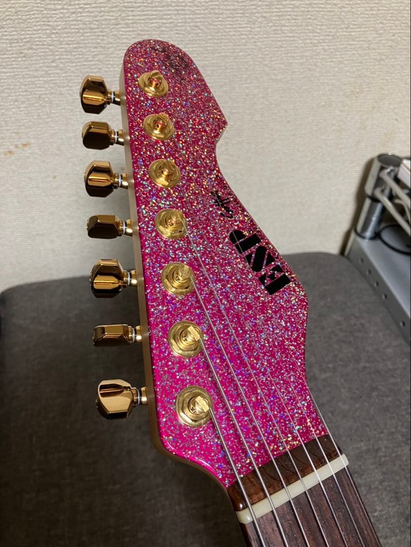 ピンクグリッターエレキギター
