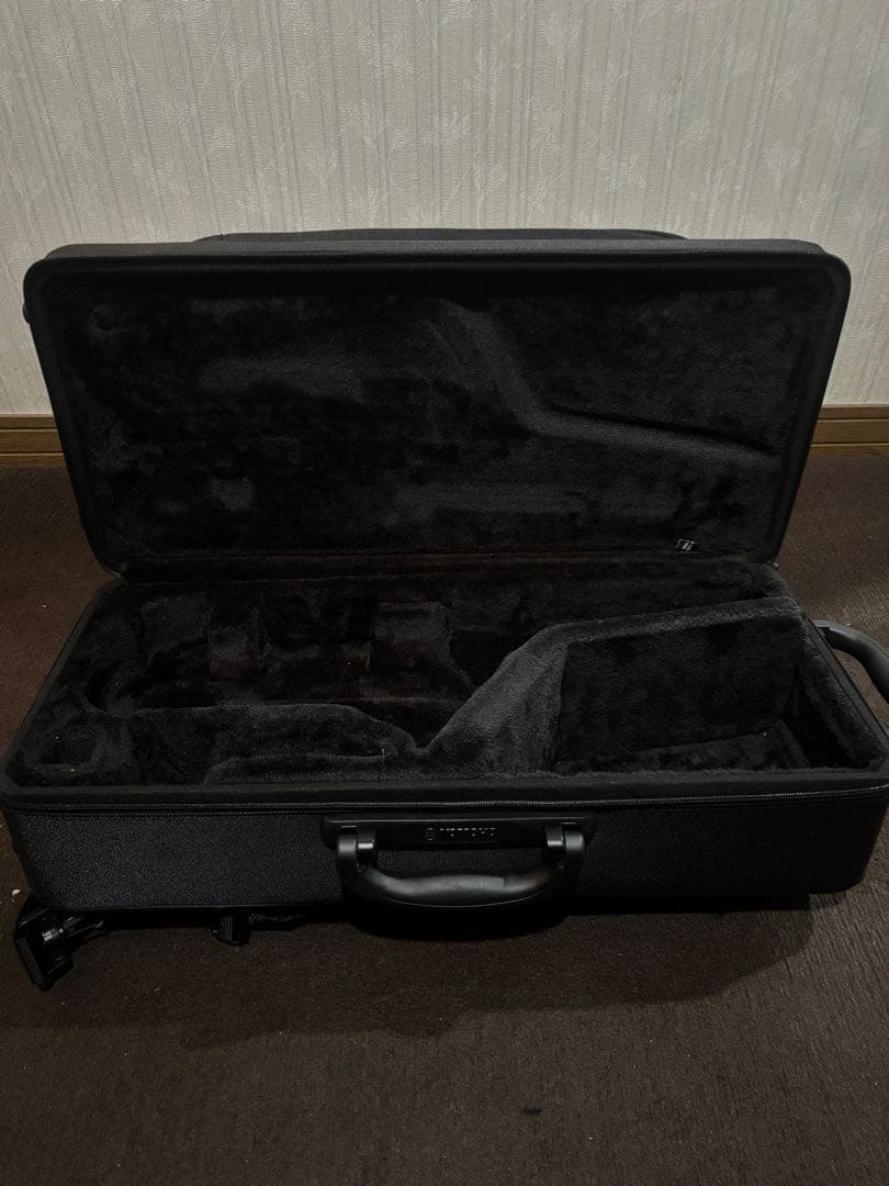 YAMAHAのアルトサックス セミハードケース ブラック