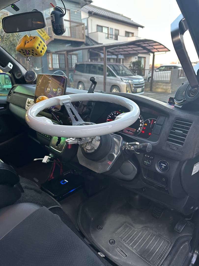 ⭐︎アベニューステアリング　ラフィックスGTC ハイエースおまけ付き⭐︎