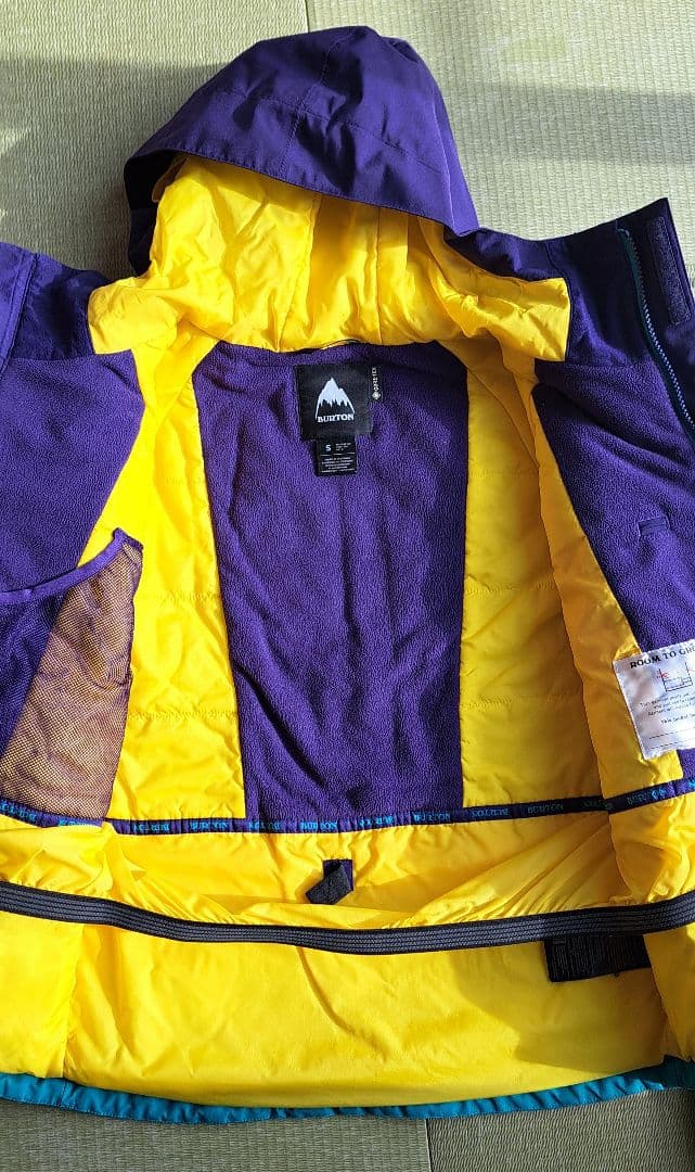 子ども用BURTONスノーボードウェアセット