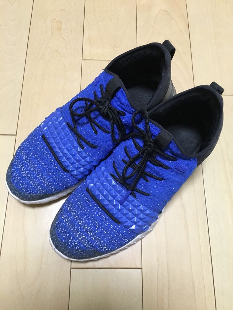 ランニングシューズ　キャムニュートンコラボ　アメフト