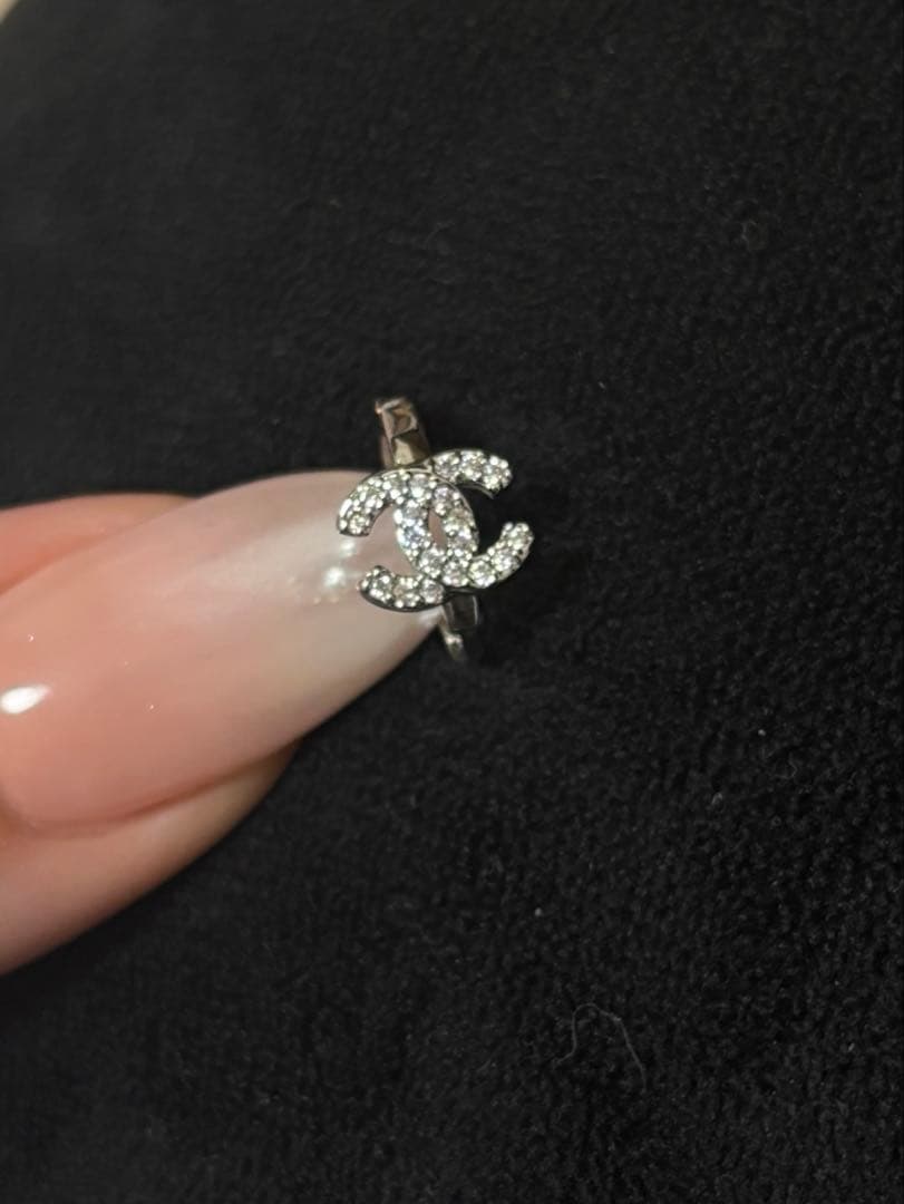 CHANEL フープピアス　片耳のみ