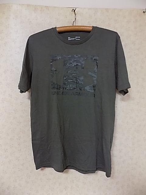77887　アンダーアーマー　Tシャツ　カーキ　Ｍ