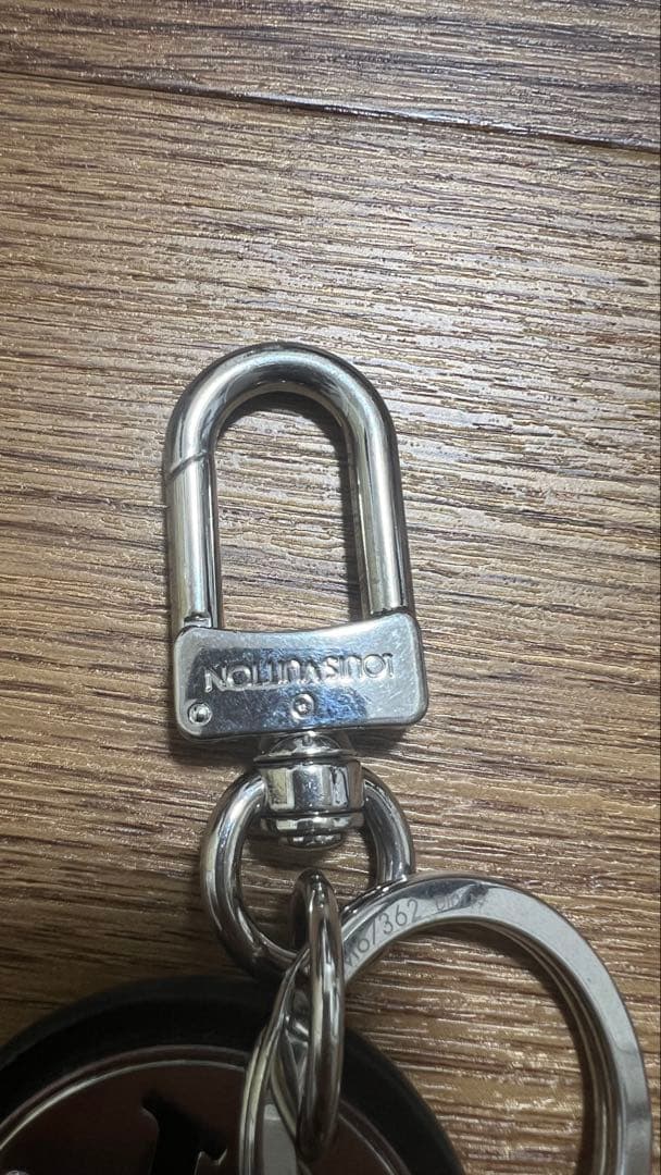 【値下げ】ルイヴィトン(Louis Vuitton) M67362 キーホルダー