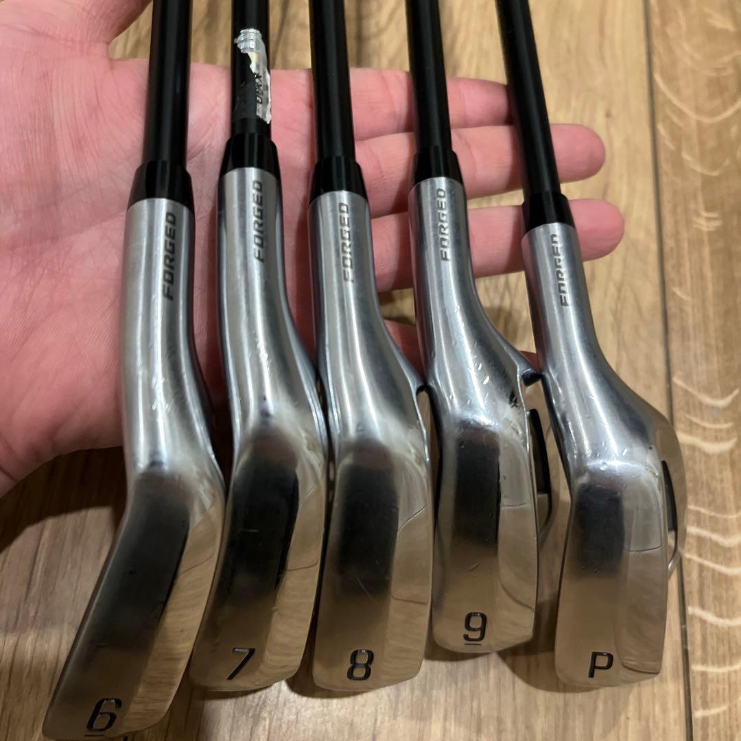 ゼクシオ　エックスアイアン　２０２２　カーボンシャフト　ダンロップ ゴルフ