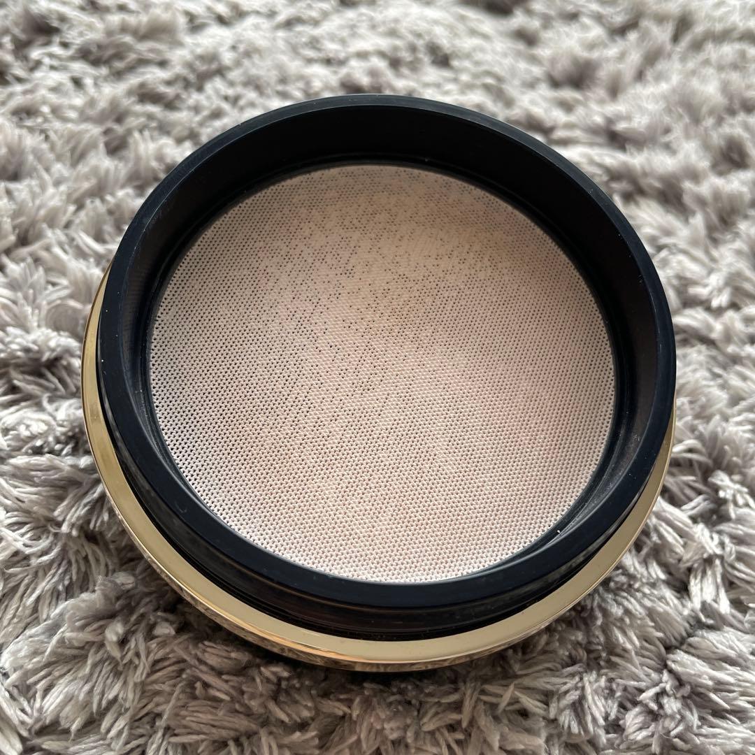 クレ・ド・ポー ボーテ プードルトランスパラントn 1 ライト