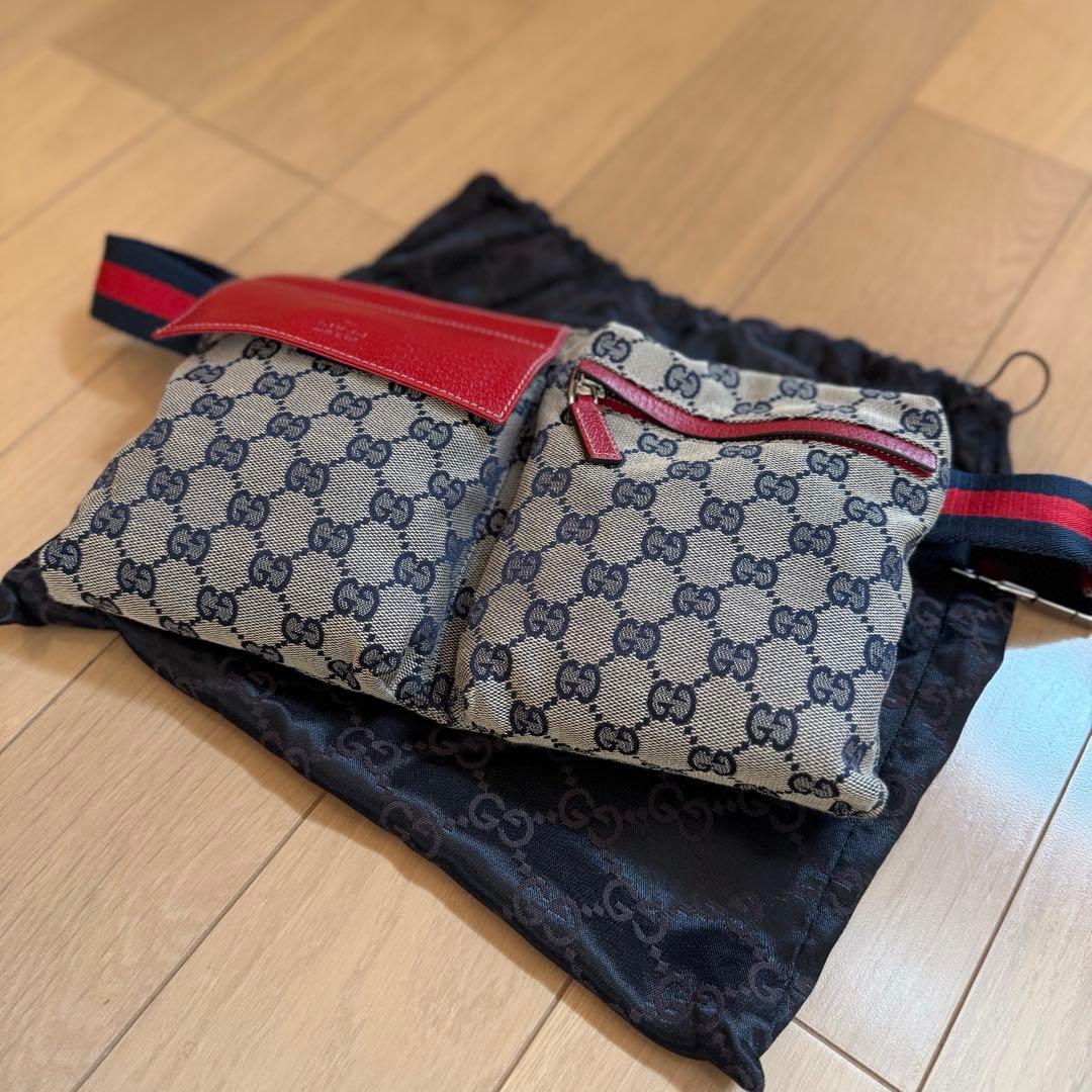 Gucci（グッチ）GGキャンバス × レザー ダブルポケット ベルトバッグ