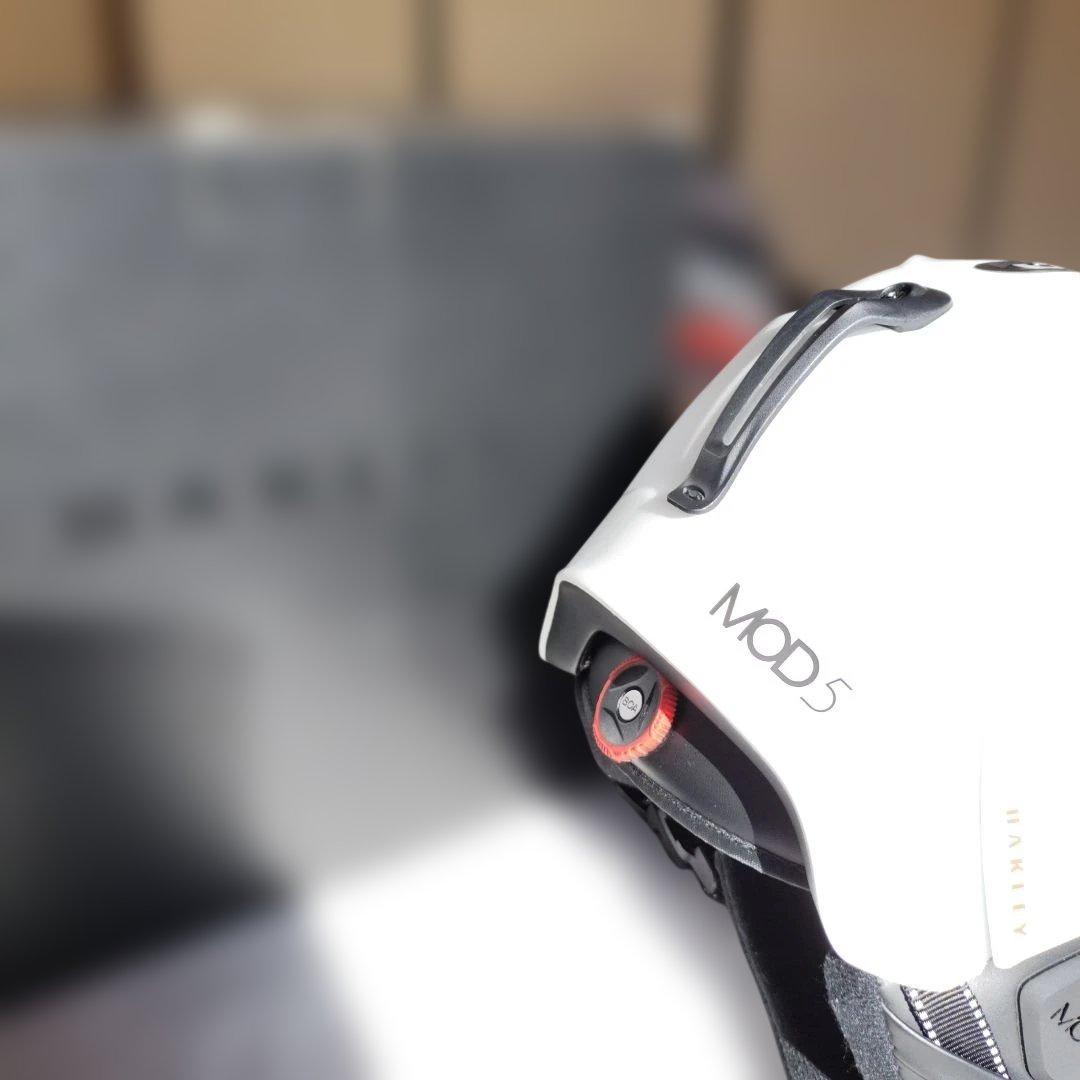 美品　Ｌサイズ　Oakley MOD 5 ヘルメット マットホワイト