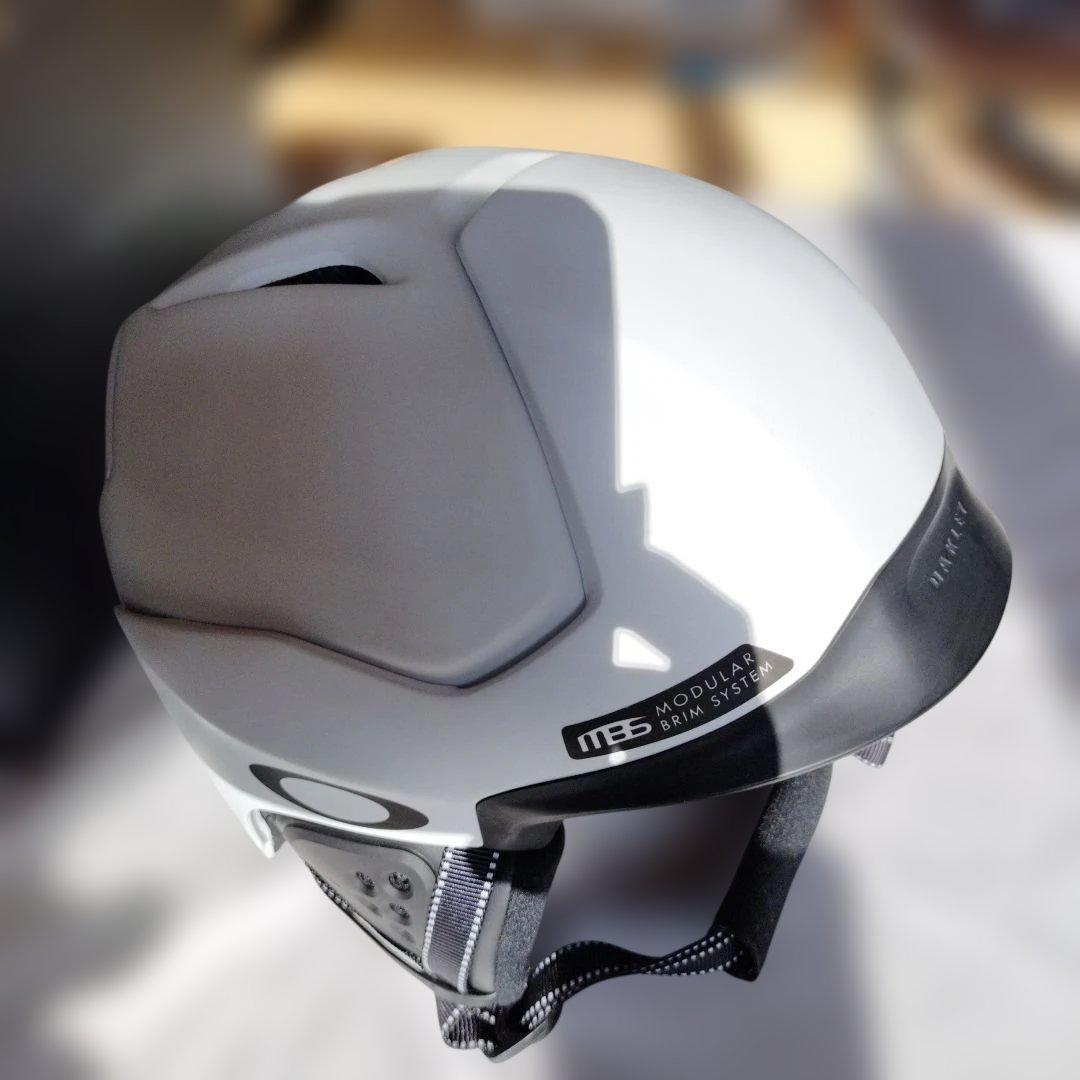 美品　Ｌサイズ　Oakley MOD 5 ヘルメット マットホワイト